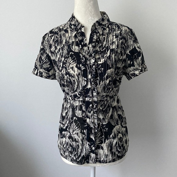 The Limited Floral Design Button Down - Picture 1 of 9